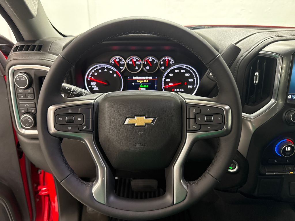2022 Chevrolet Silverado 1500 LT photo 14