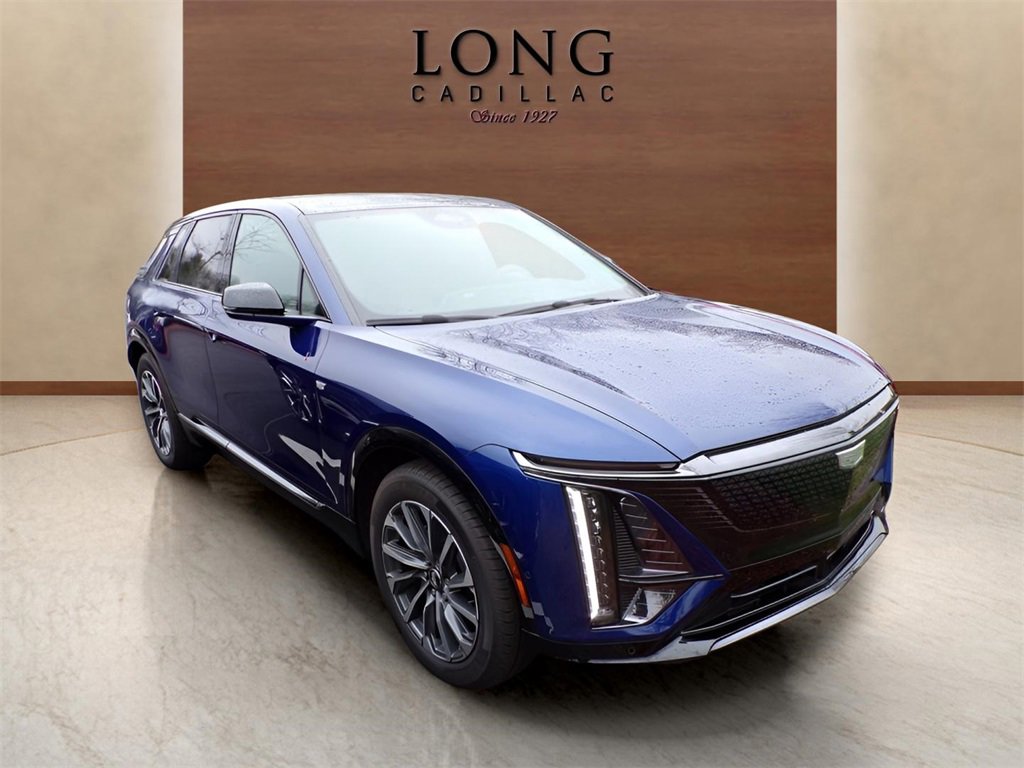 2025 Cadillac Lyriq Sport photo 3