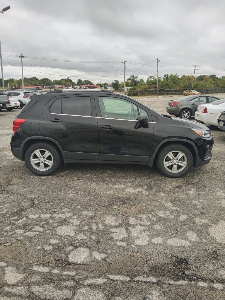 Used 2019 Chevrolet Trax LT with VIN 3GNCJLSB5KL365748 for sale in Raytown, MO