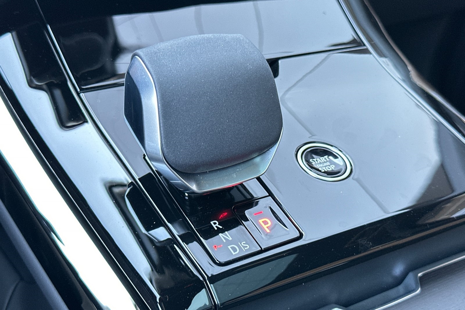 2025 Land Rover Range Rover Sport SE photo 23