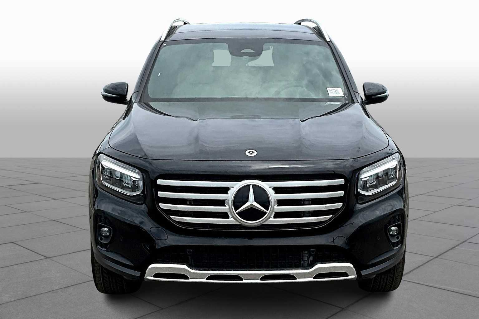 2025 Mercedes Benz GLB 250 photo 2