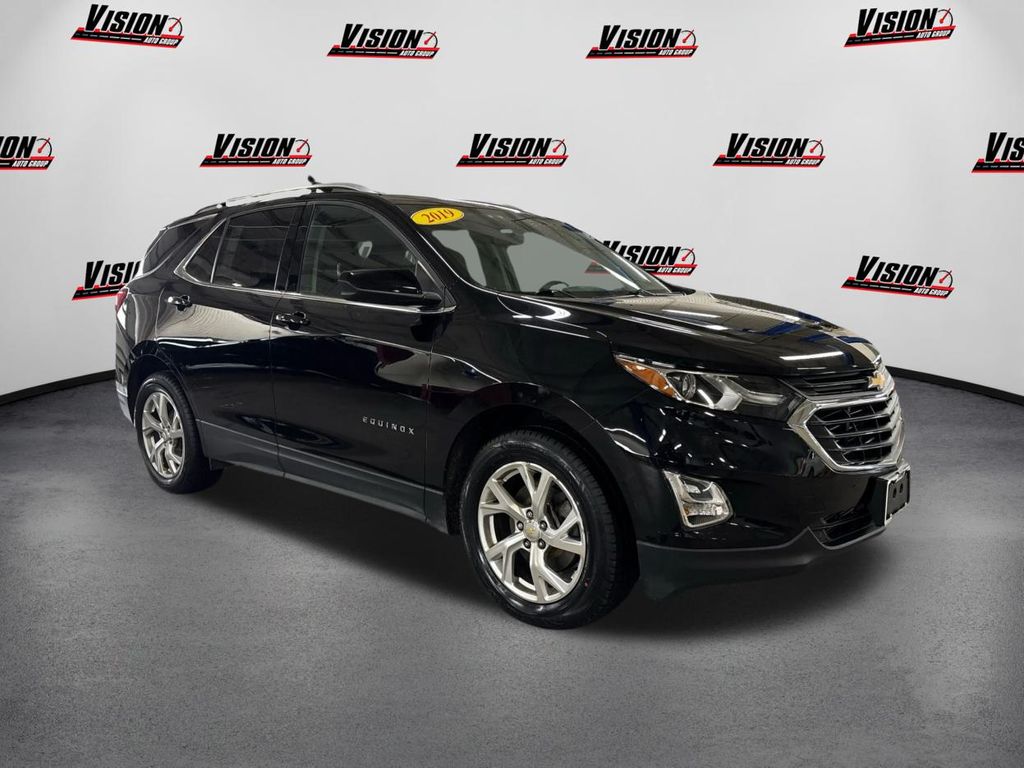 2019 Chevrolet Equinox LT photo 3