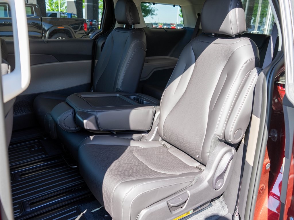 2026 Kia Carnival EX photo 13