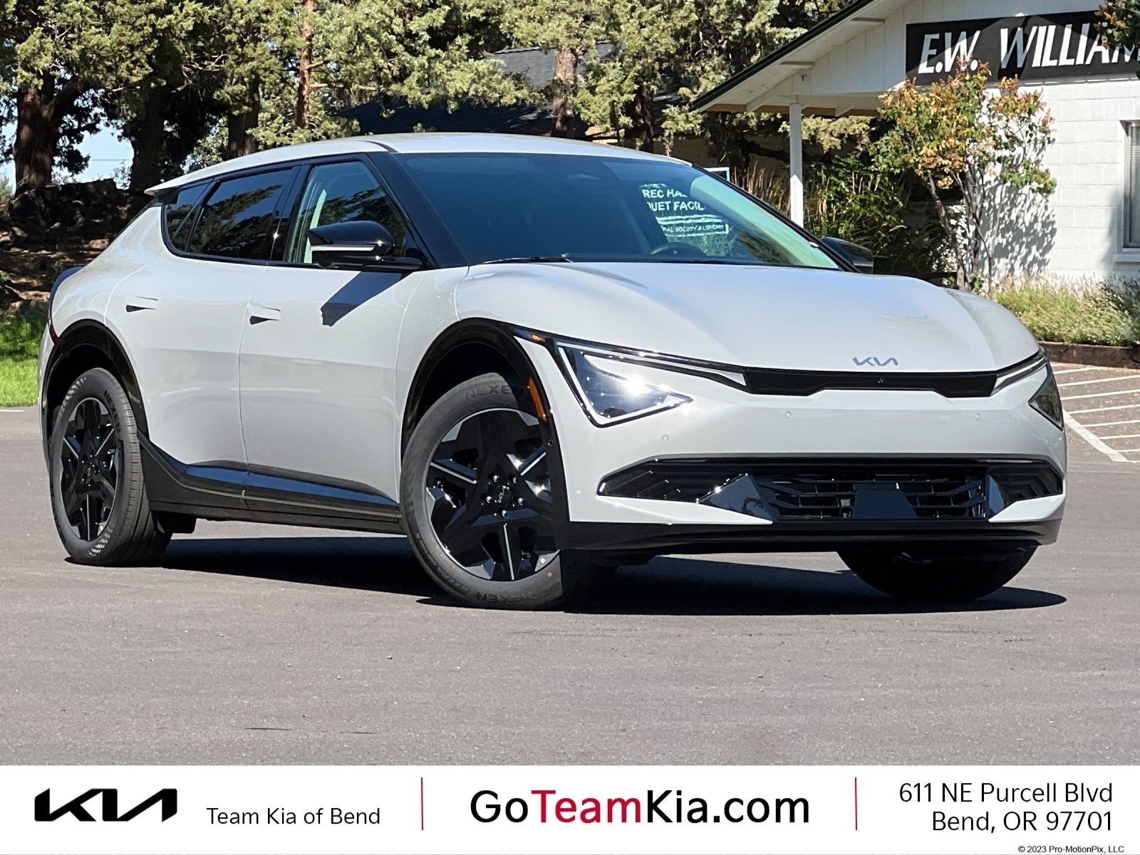 2025 Kia EV6 Wind's photo