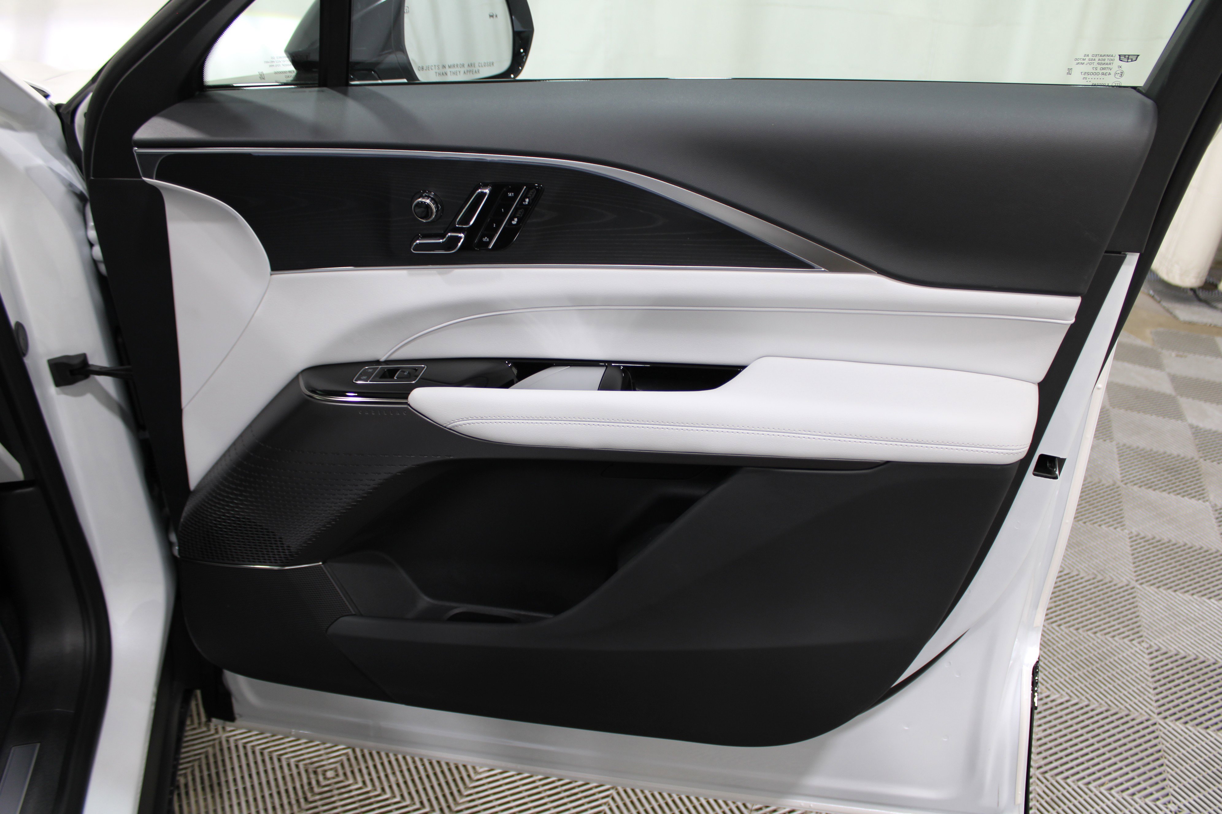 2025 Cadillac Lyriq Luxury photo 20