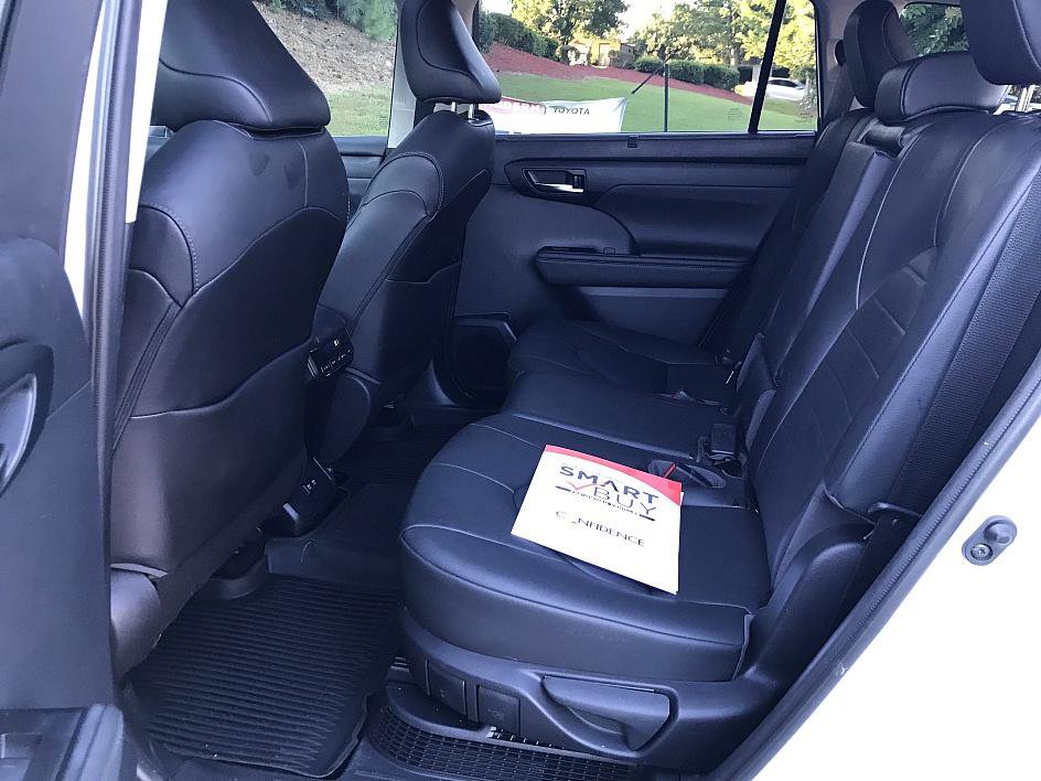 2020 Toyota Highlander Hybrid XLE photo 10