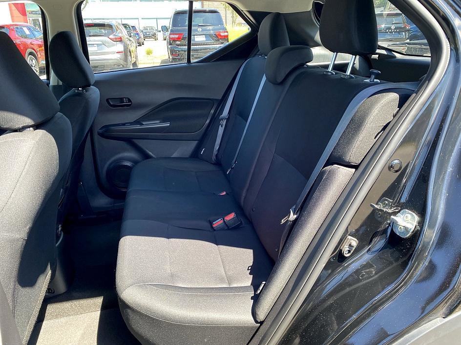 2023 Nissan Kicks S photo 17