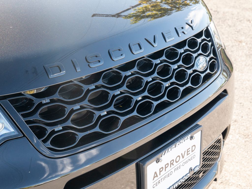 2025 Land Rover Discovery Sport SE photo 15