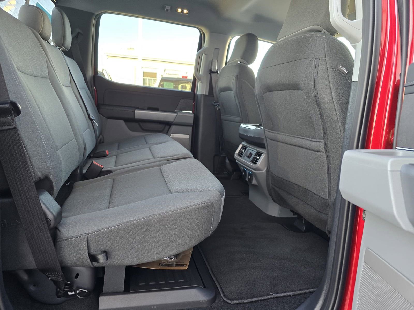 2024 Ford F-150 XLT photo 9