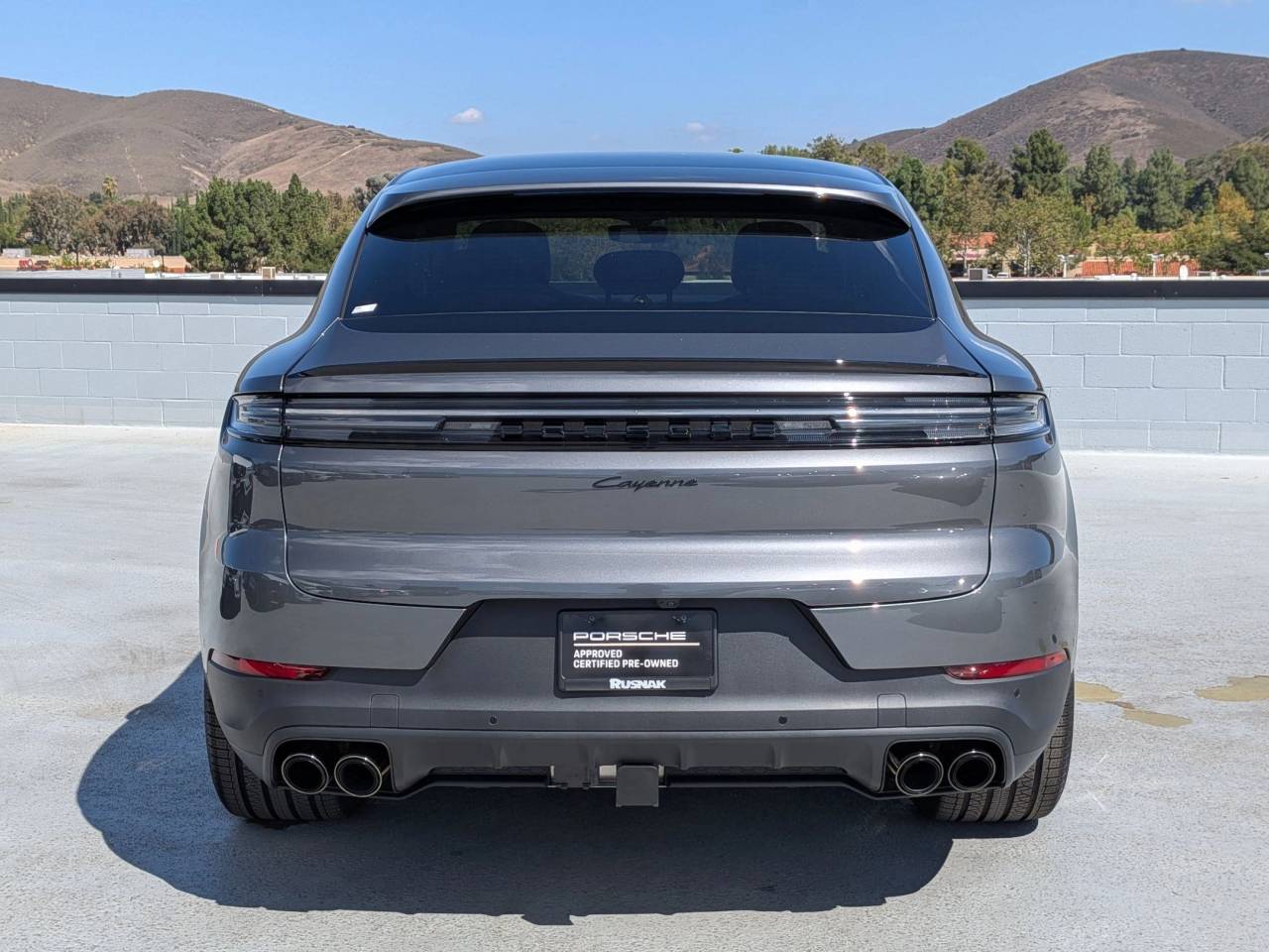 2025 Porsche Cayenne Coupe Base photo 10