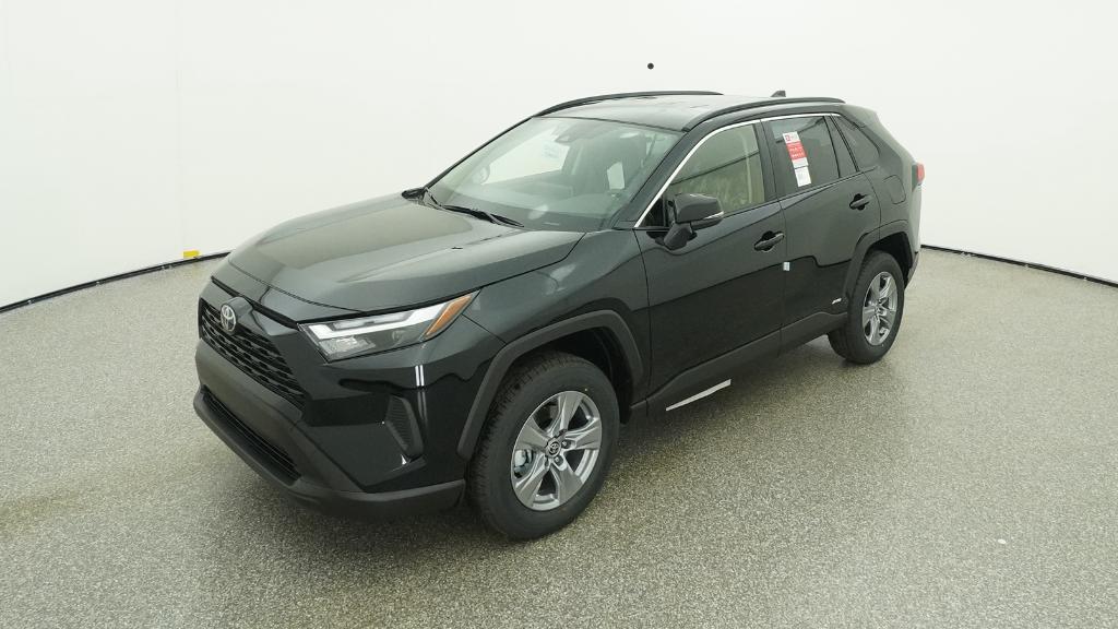 2025 Toyota RAV4 XLE's photo
