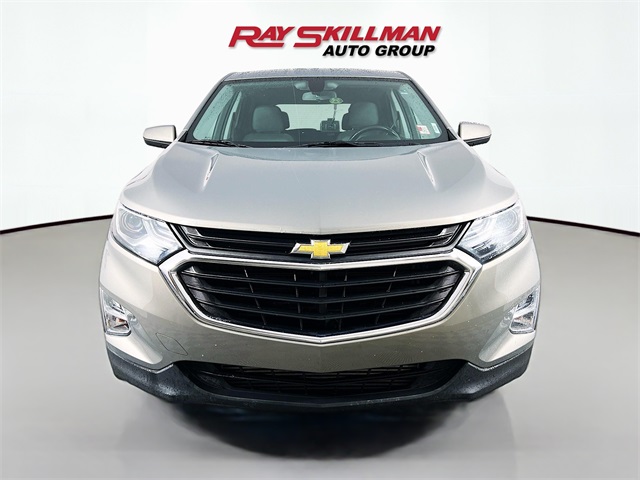 2018 Chevrolet Equinox LT photo 2