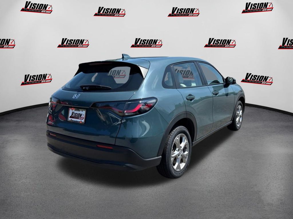 2025 Honda HR-V LX photo 5