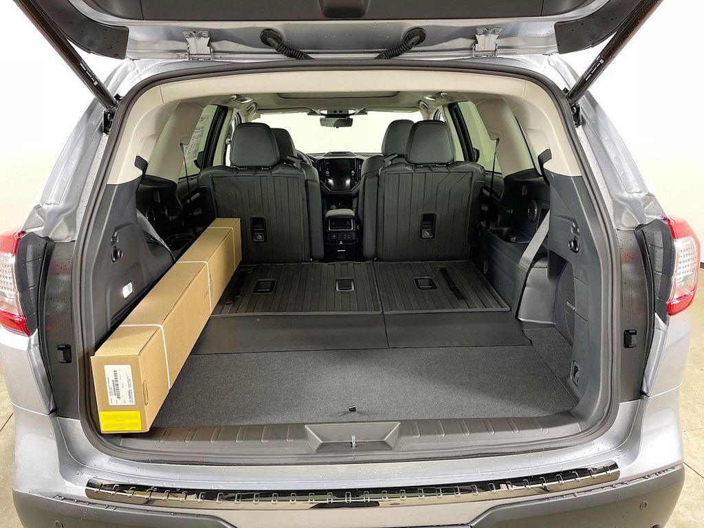 2025 Subaru Ascent Onyx Edition Touring photo 28