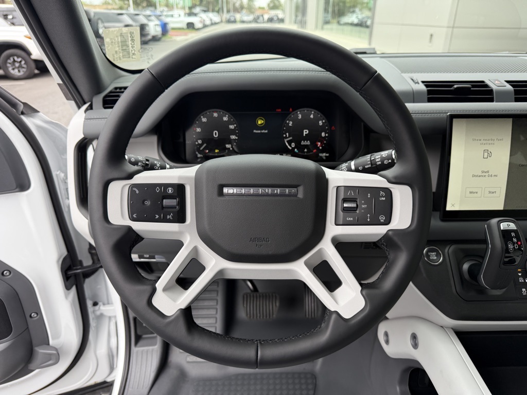 2025 Land Rover Defender 110 S photo 12
