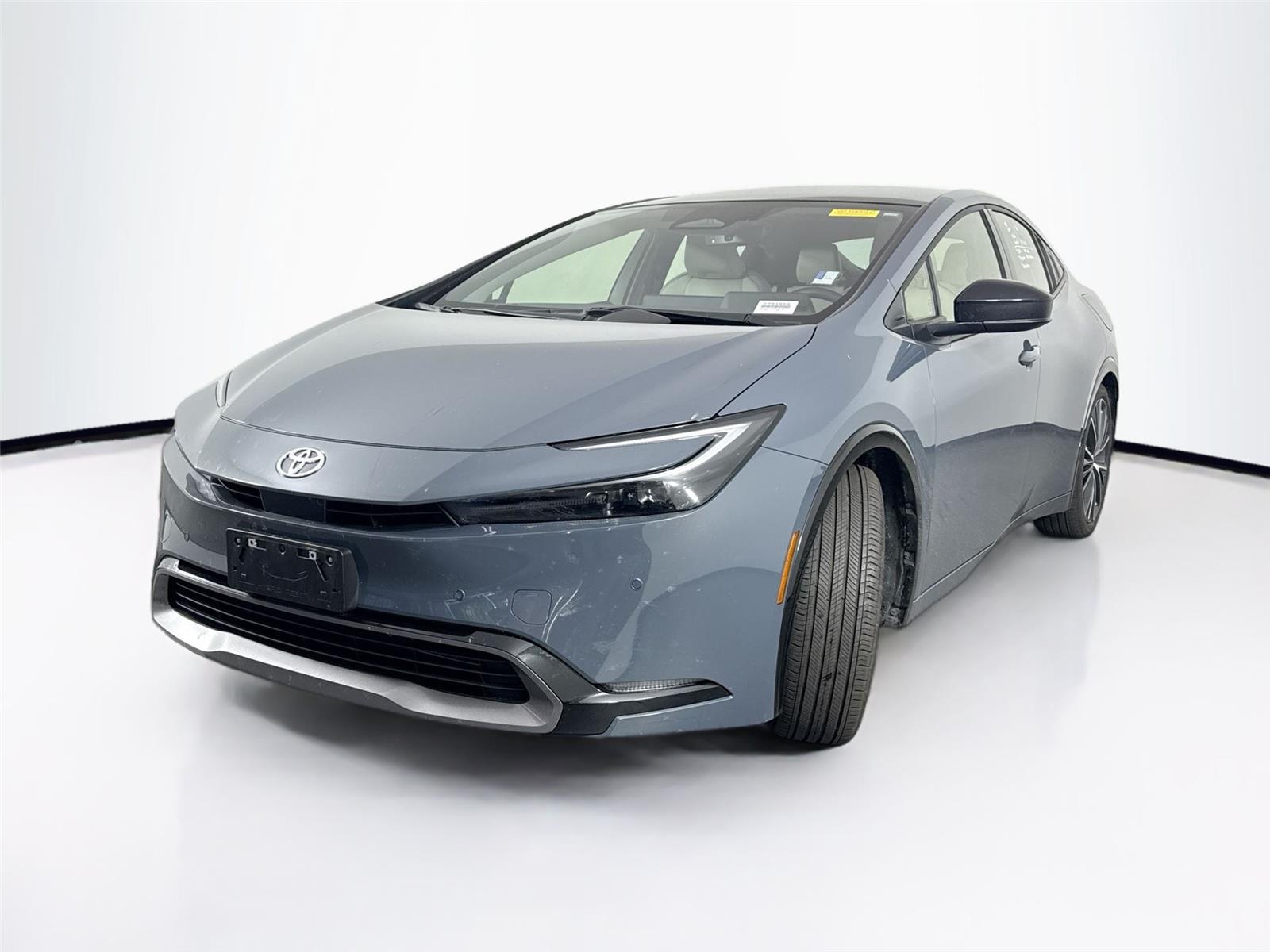 2024 Toyota Prius XLE photo 2