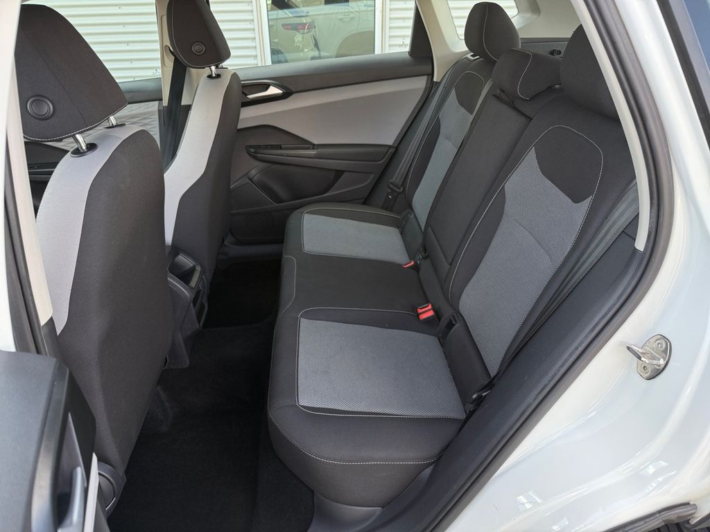 2022 Volkswagen Taos S photo 18