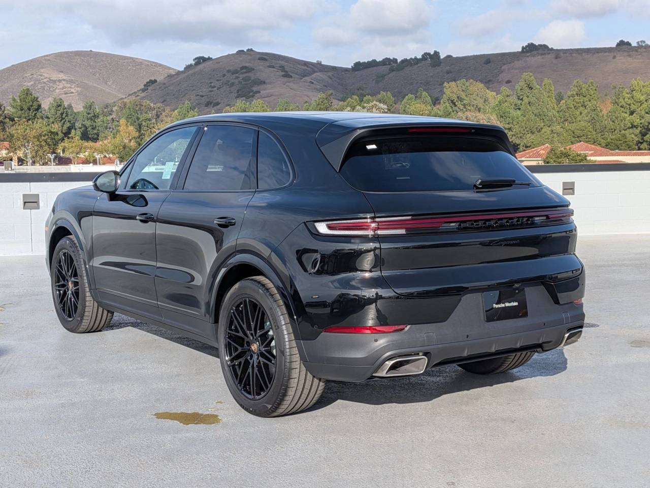 2026 Porsche Cayenne photo 2