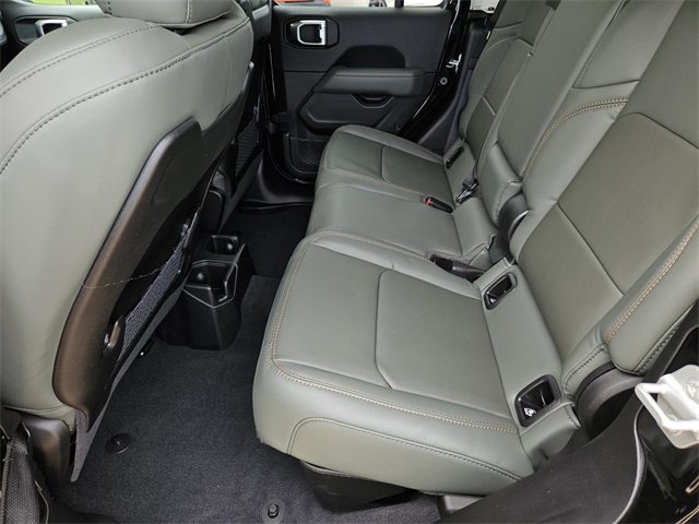 2025 Jeep Gladiator Mojave photo 14
