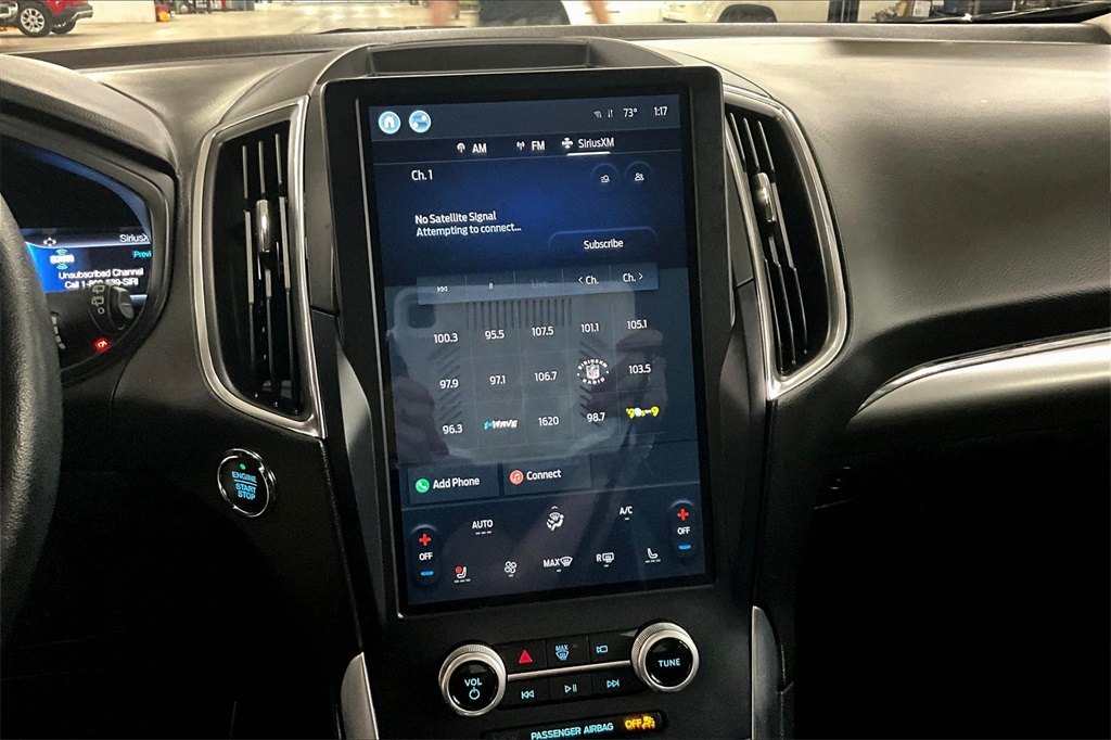 2022 Ford Edge Titanium photo 18