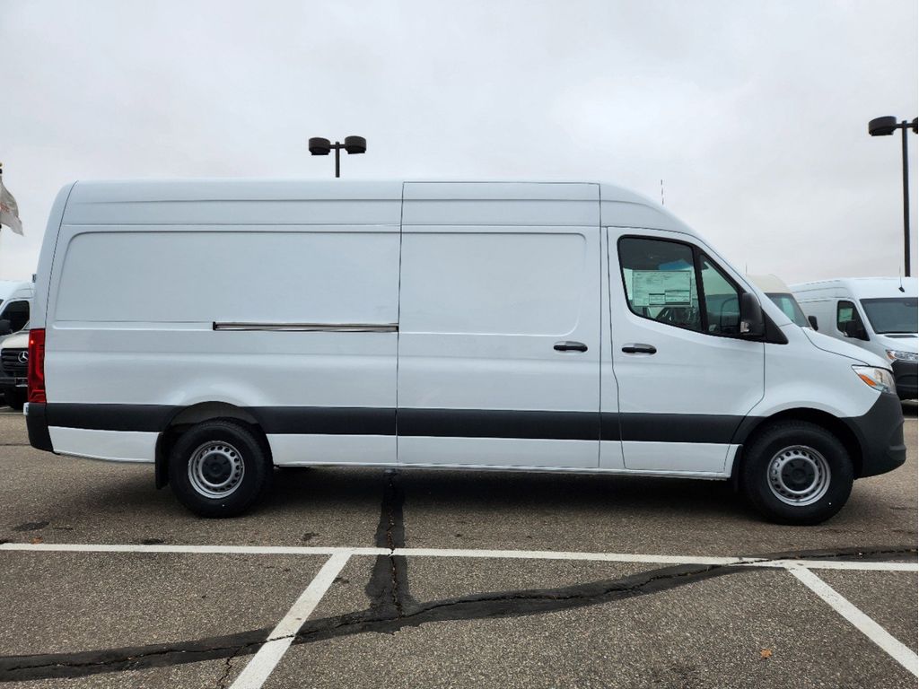 New 2024 MercedesBenz Sprinter 2500 2500 High Roof 4Cyl Diesel Cargo