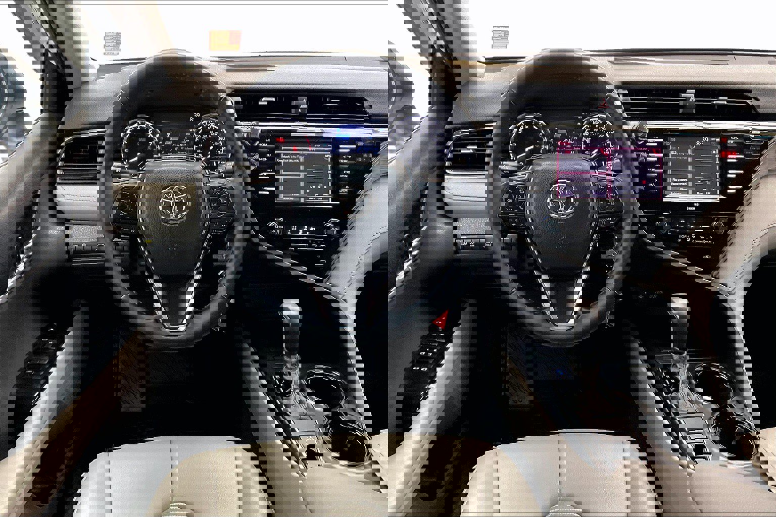 2020 Toyota Camry SE photo 4