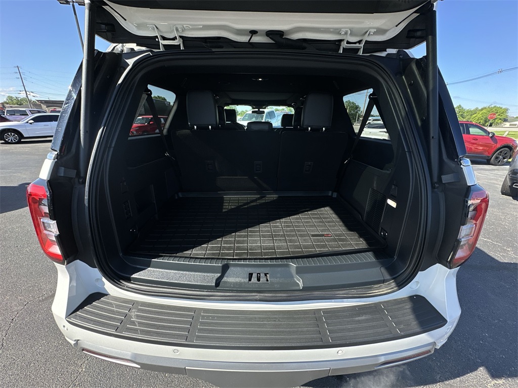 2024 Ford Expedition MAX Platinum photo 24