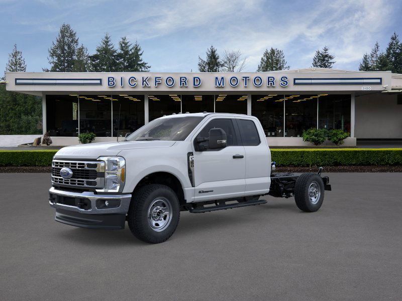 2026 Ford F-350 Super Duty Chassis Cab XL's photo