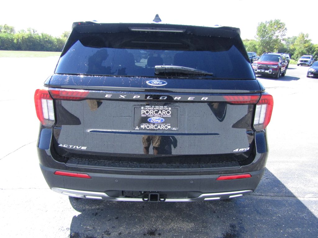 2025 Ford Explorer photo 6