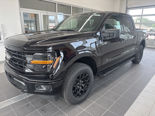 2025 Ford F-150 XLT photo 2