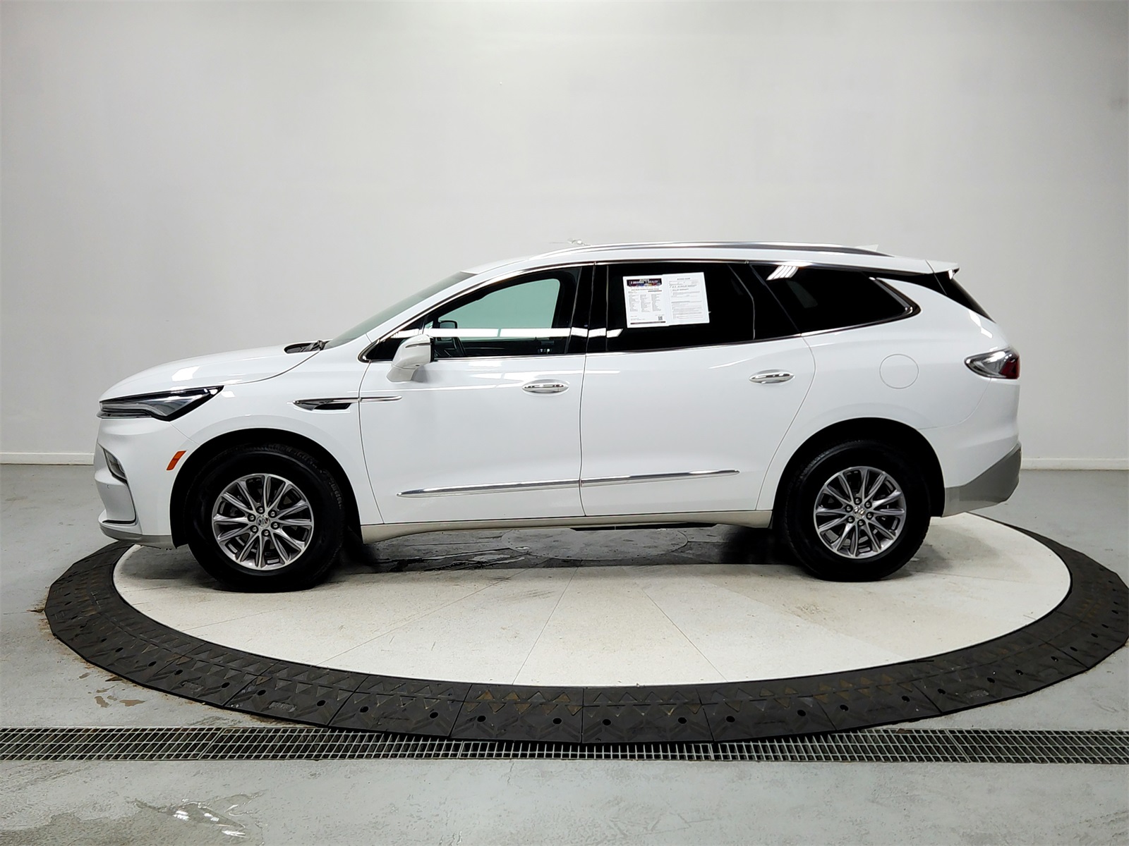 2024 Buick Enclave Premium photo 3
