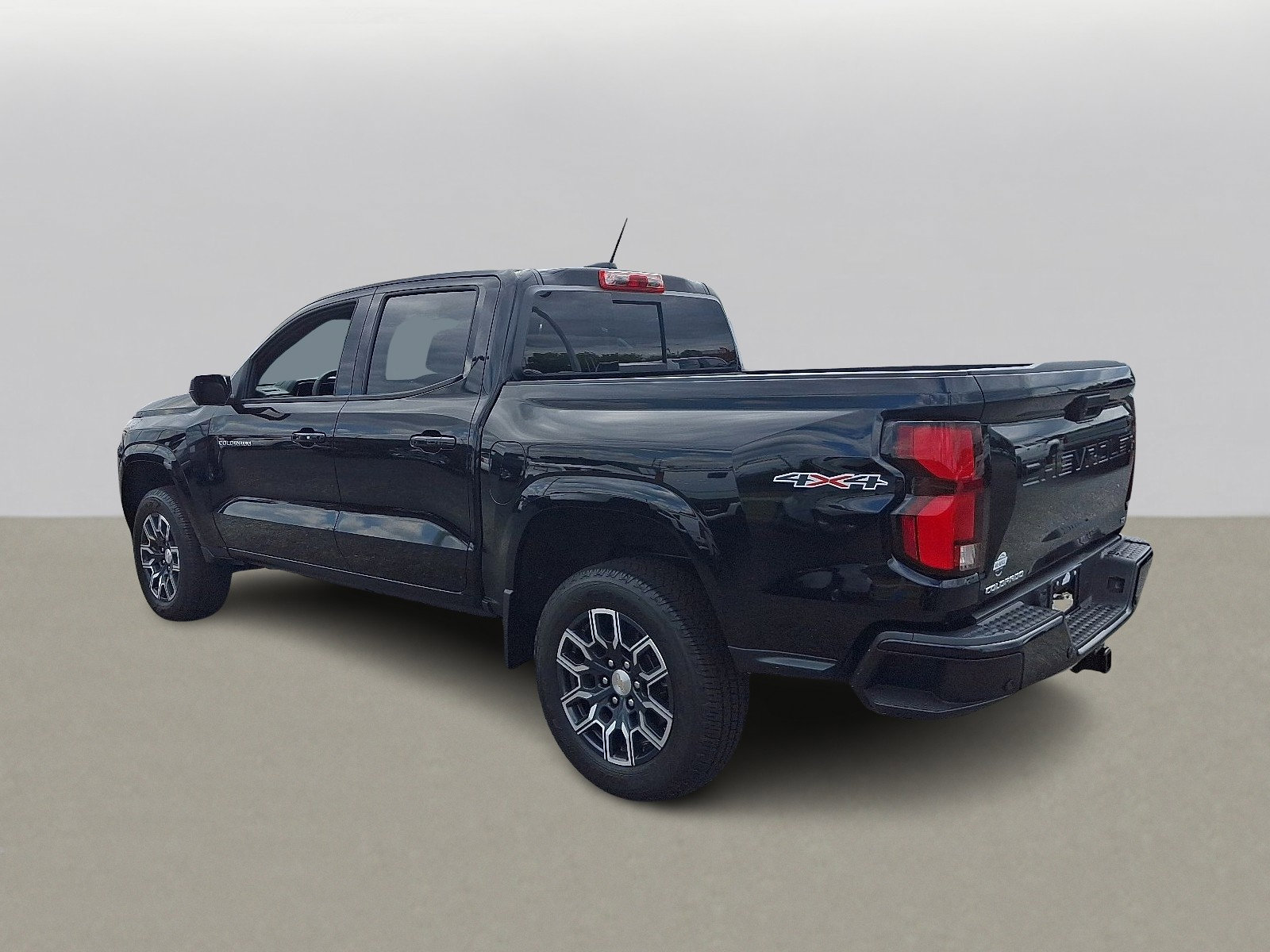2024 Chevrolet Colorado LT photo 7