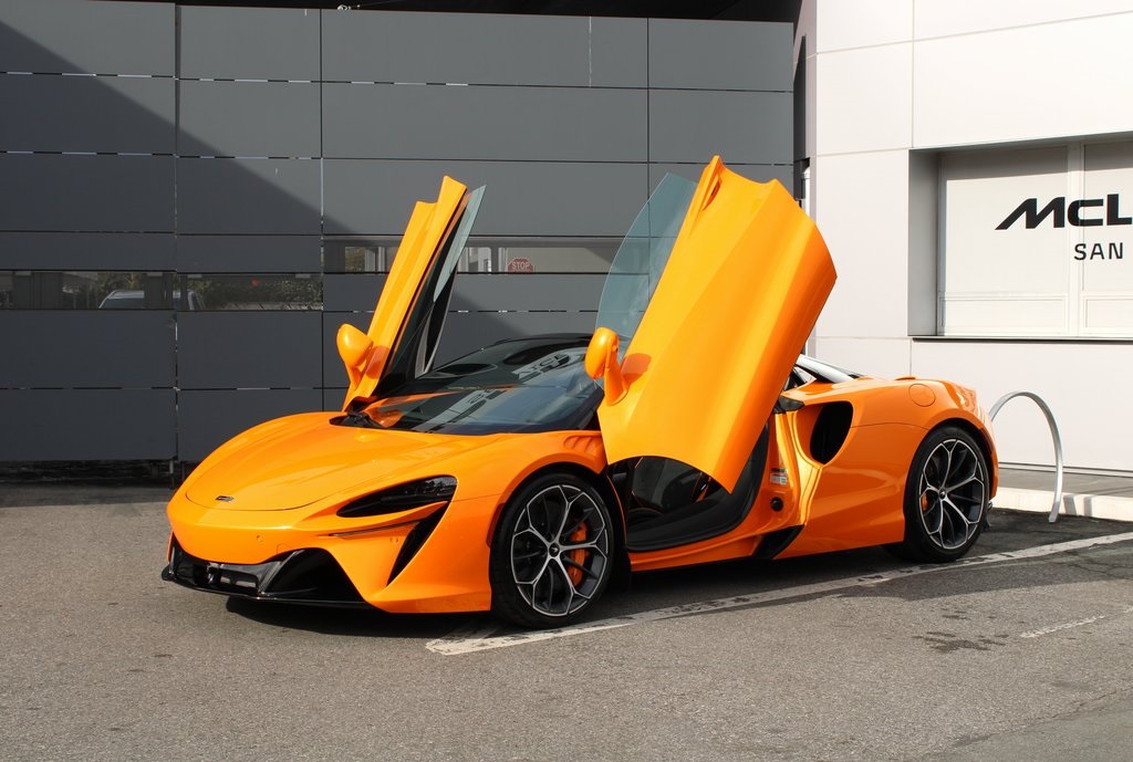 2026 McLaren Artura Performance's photo