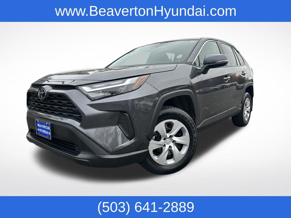 2024 Toyota RAV4 LE's photo