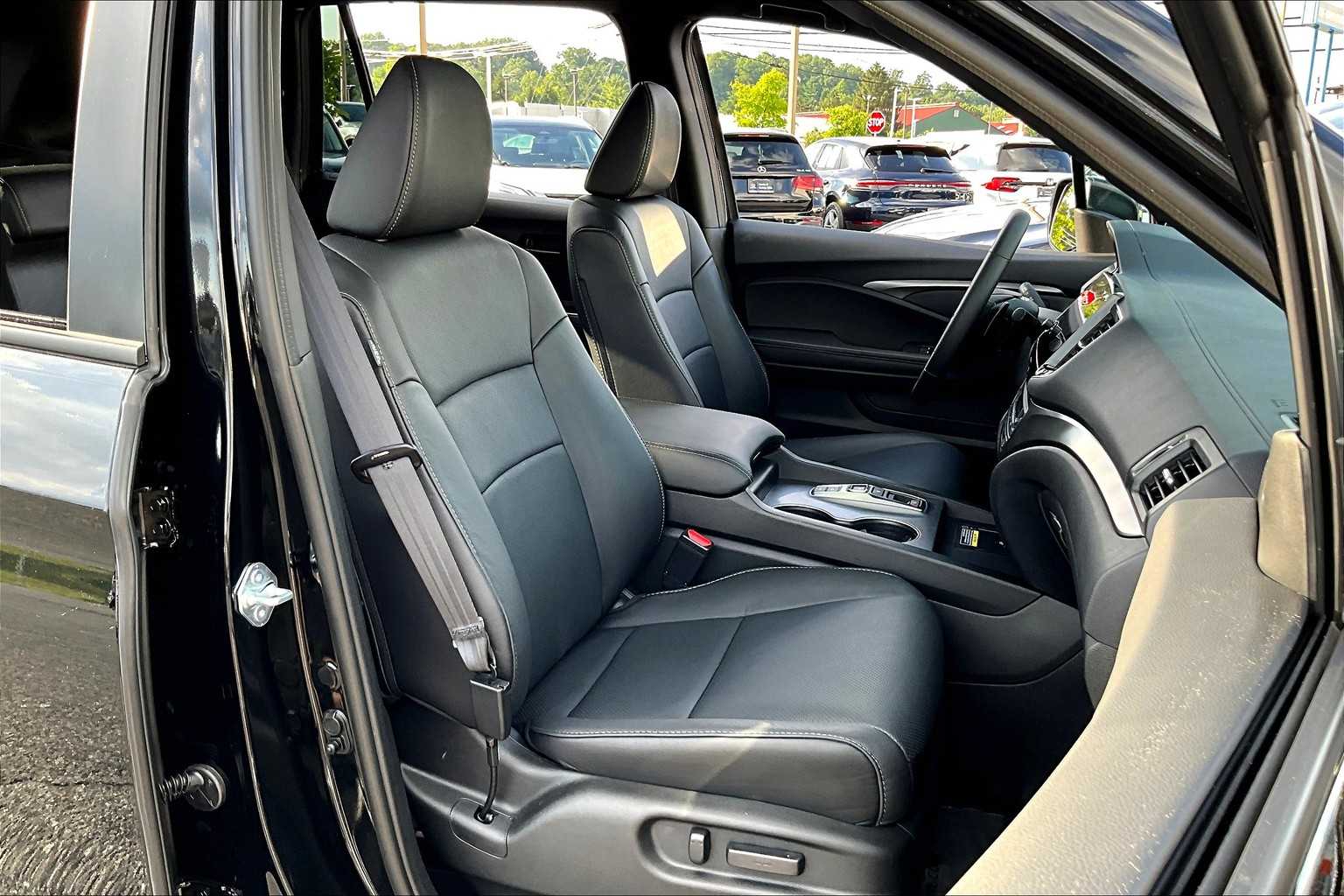 2025 Honda Passport EX-L photo 6