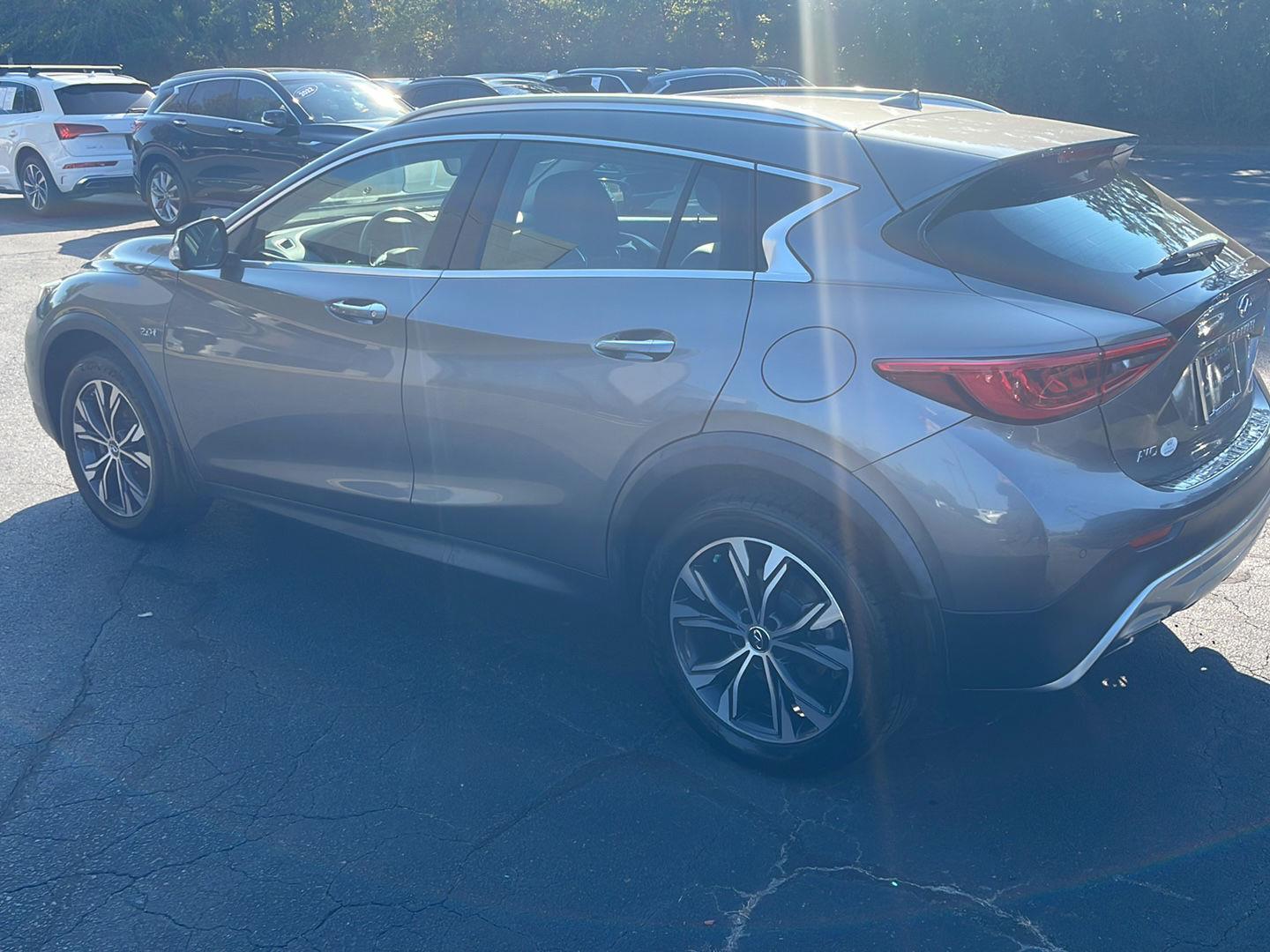 2019 Infiniti QX30 Luxe photo 5