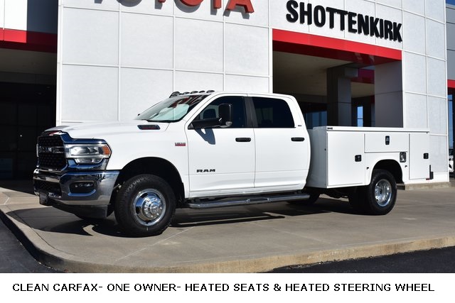 2022 Ram 3500 SLT photo 2