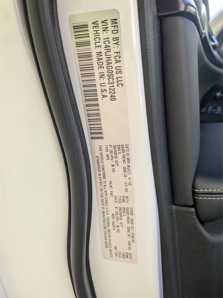 2025 Jeep Grand Cherokee Altitude X photo 16