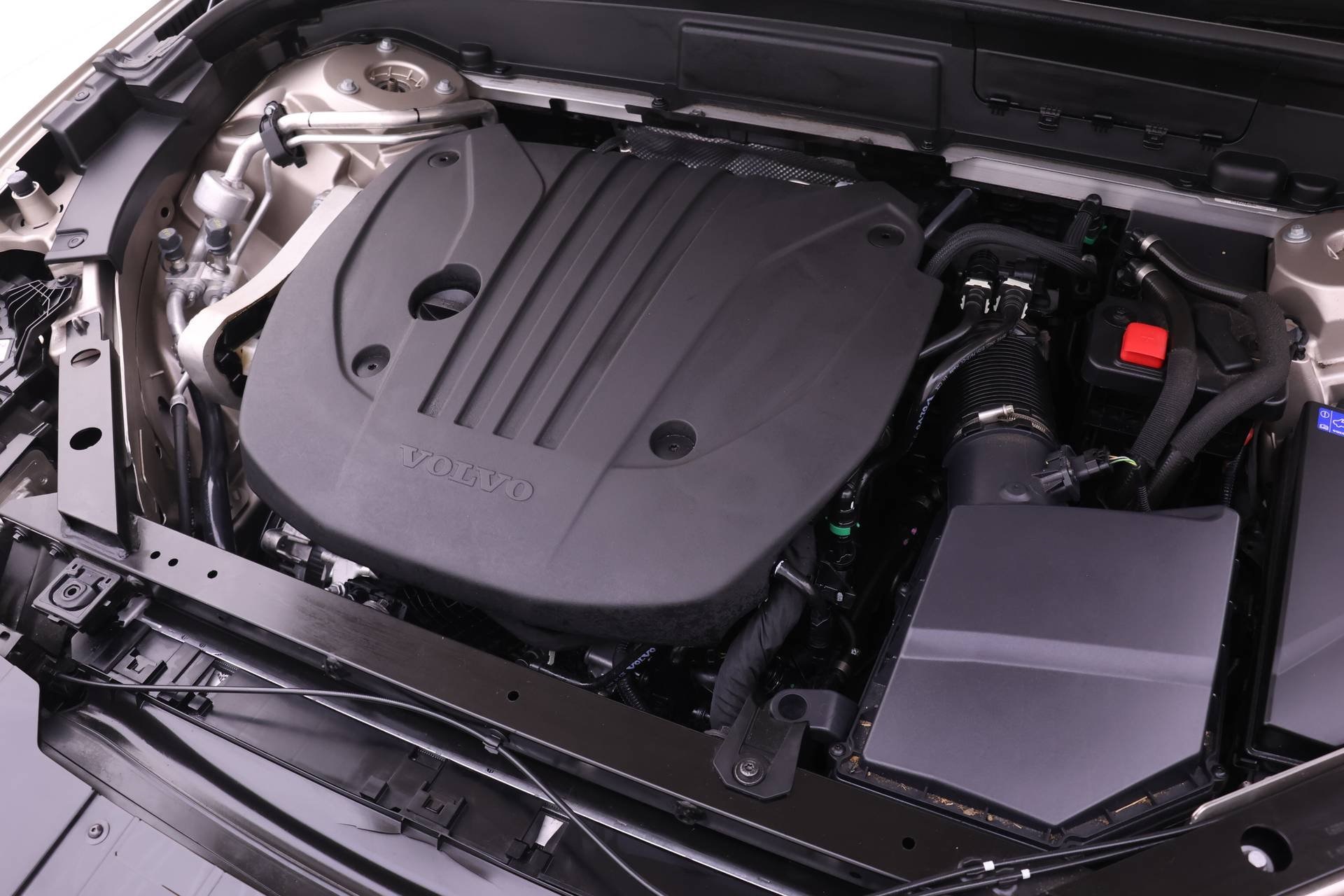 2023 Volvo XC60 B5 Plus photo 21