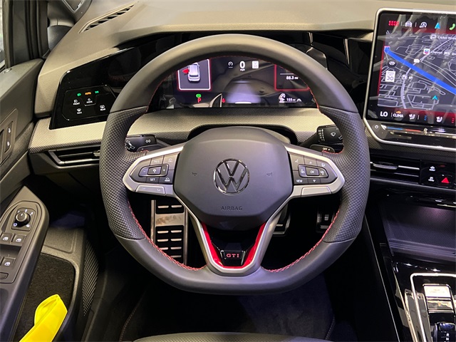 2025 Volkswagen Golf GTI SE photo 12
