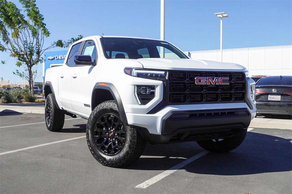 2026 GMC Canyon Elevation's photo
