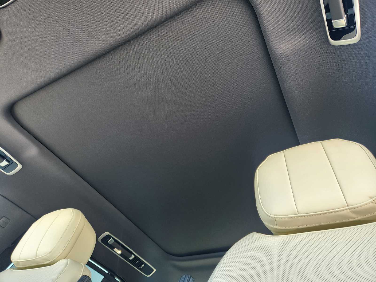 2025 Land Rover Range Rover SE photo 21