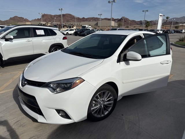 2015 Toyota Corolla LE Plus's photo