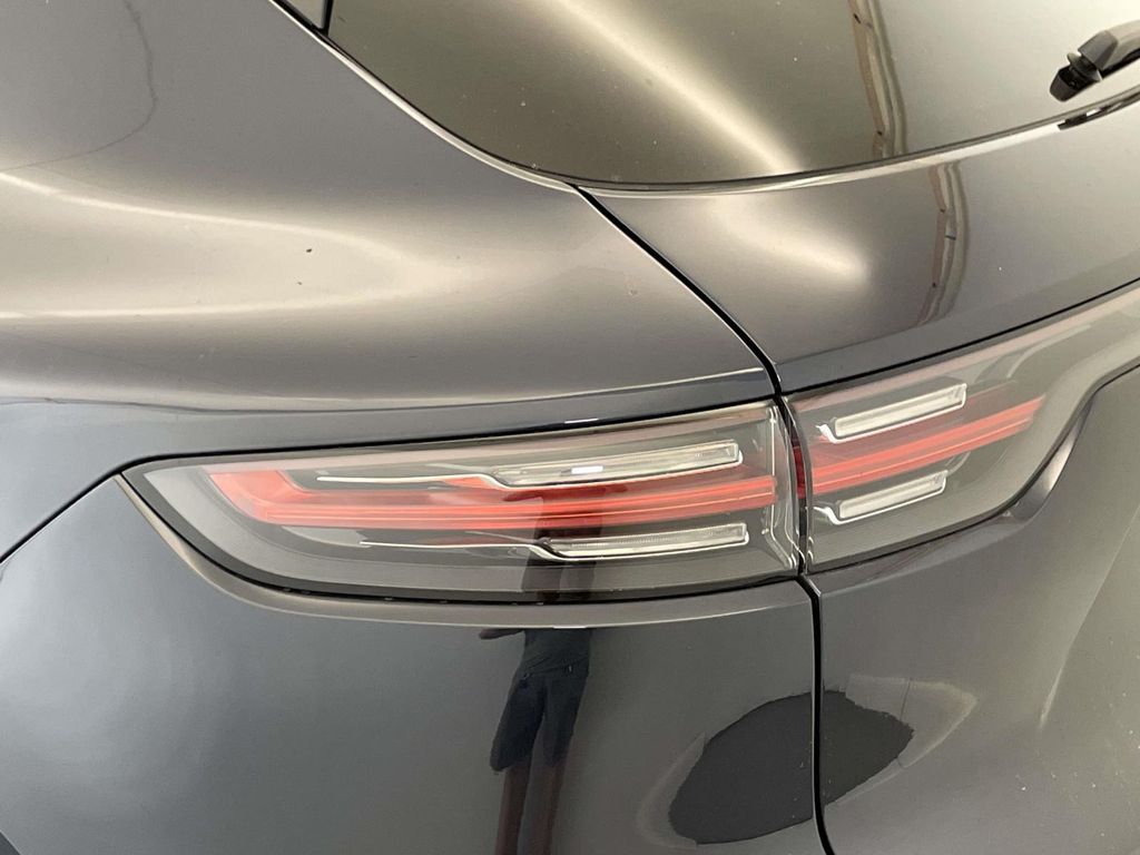 2020 Porsche Cayenne Base photo 14