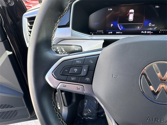 2025 Volkswagen Taos SE photo 13