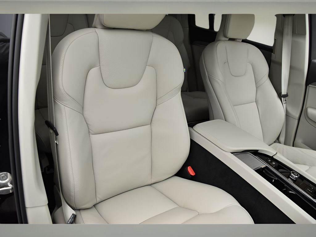 2024 Volvo XC90 Plus photo 20