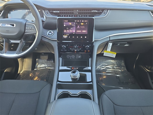 2025 Jeep Grand Cherokee Laredo X photo 10