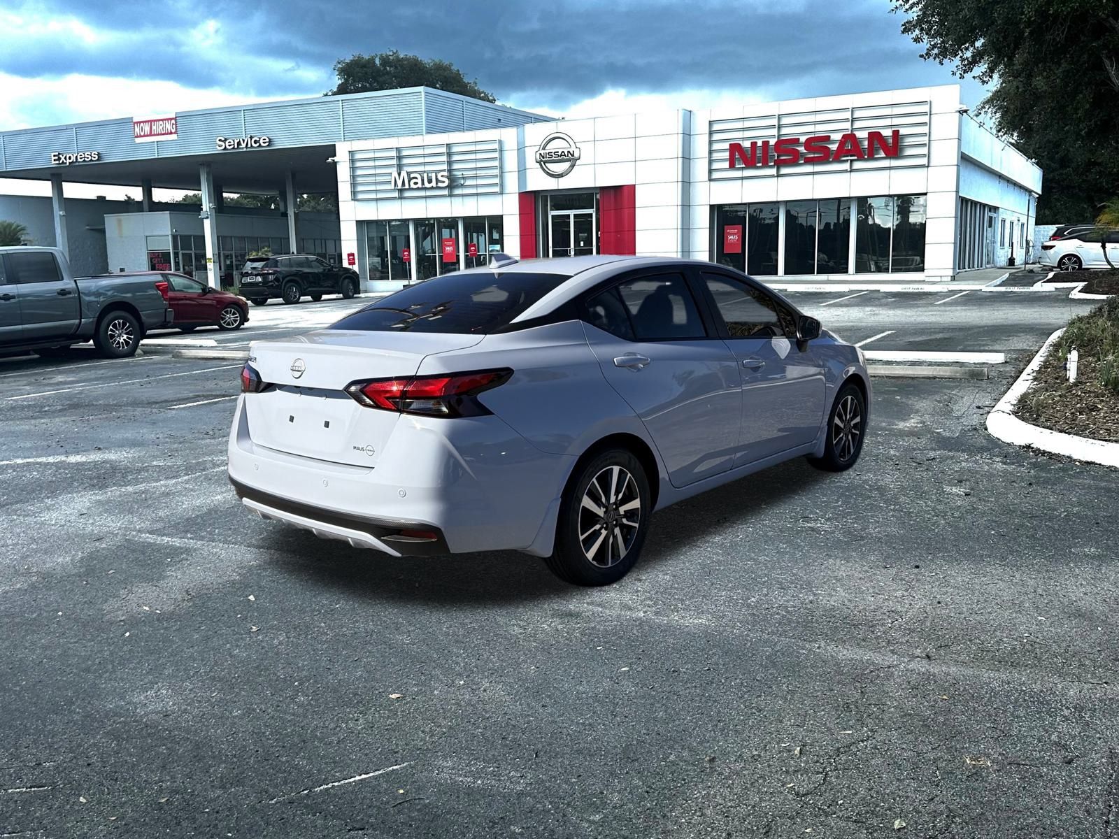 2025 Nissan Versa 1.6 SV photo 3