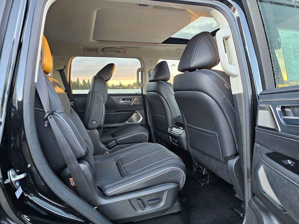 2025 Infiniti QX80 Sensory photo 12