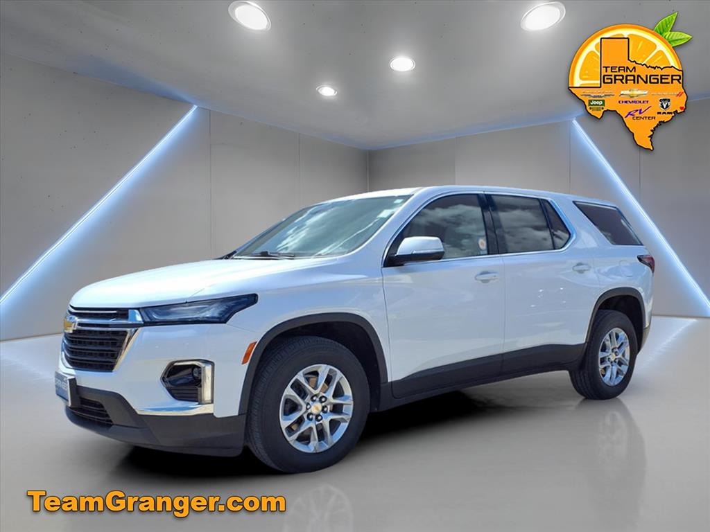 2023 Chevrolet Traverse LS photo 3